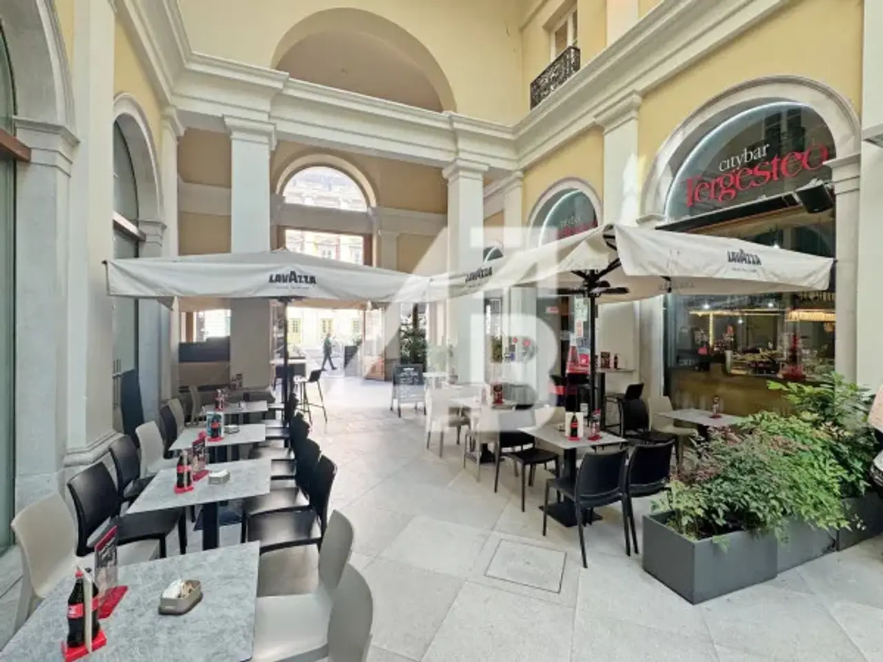Bar in Piazza Giuseppe Verdi 2, Trieste, {3} - Foto 2