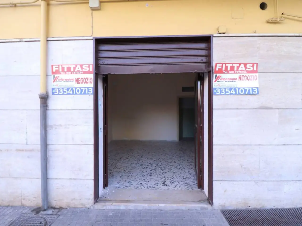 Locale commerciale in Viale Michelangelo, Casavatore, {3} - Foto 1