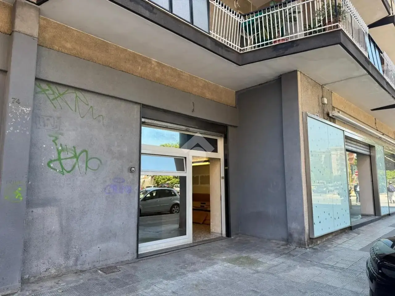 Negozio in Via Stefano Jacini 76, Bari, {3} - Foto 2
