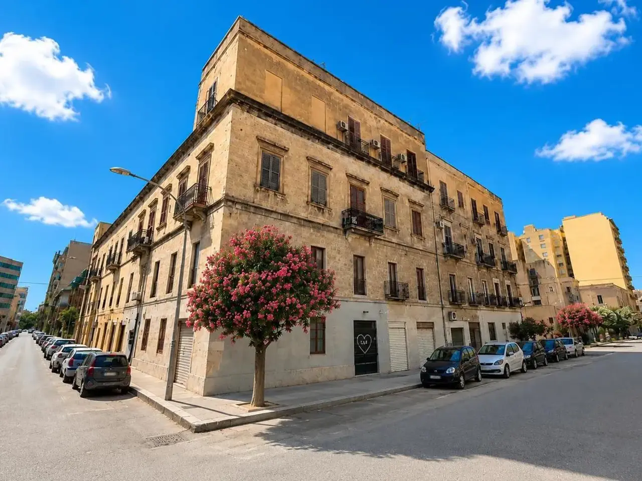 Palazzina commerciale in Via Vespri  83, Trapani, {3} - Foto 1