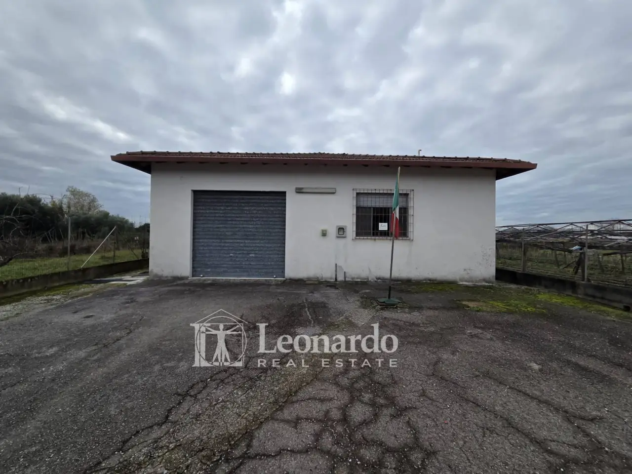 Capannone in Via Sarzanese, Massarosa, {3} - Foto 1