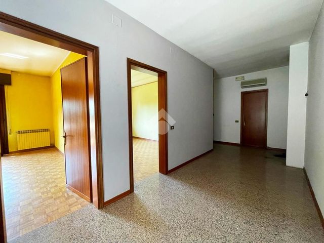 4-room flat in {3}, - Photo 1