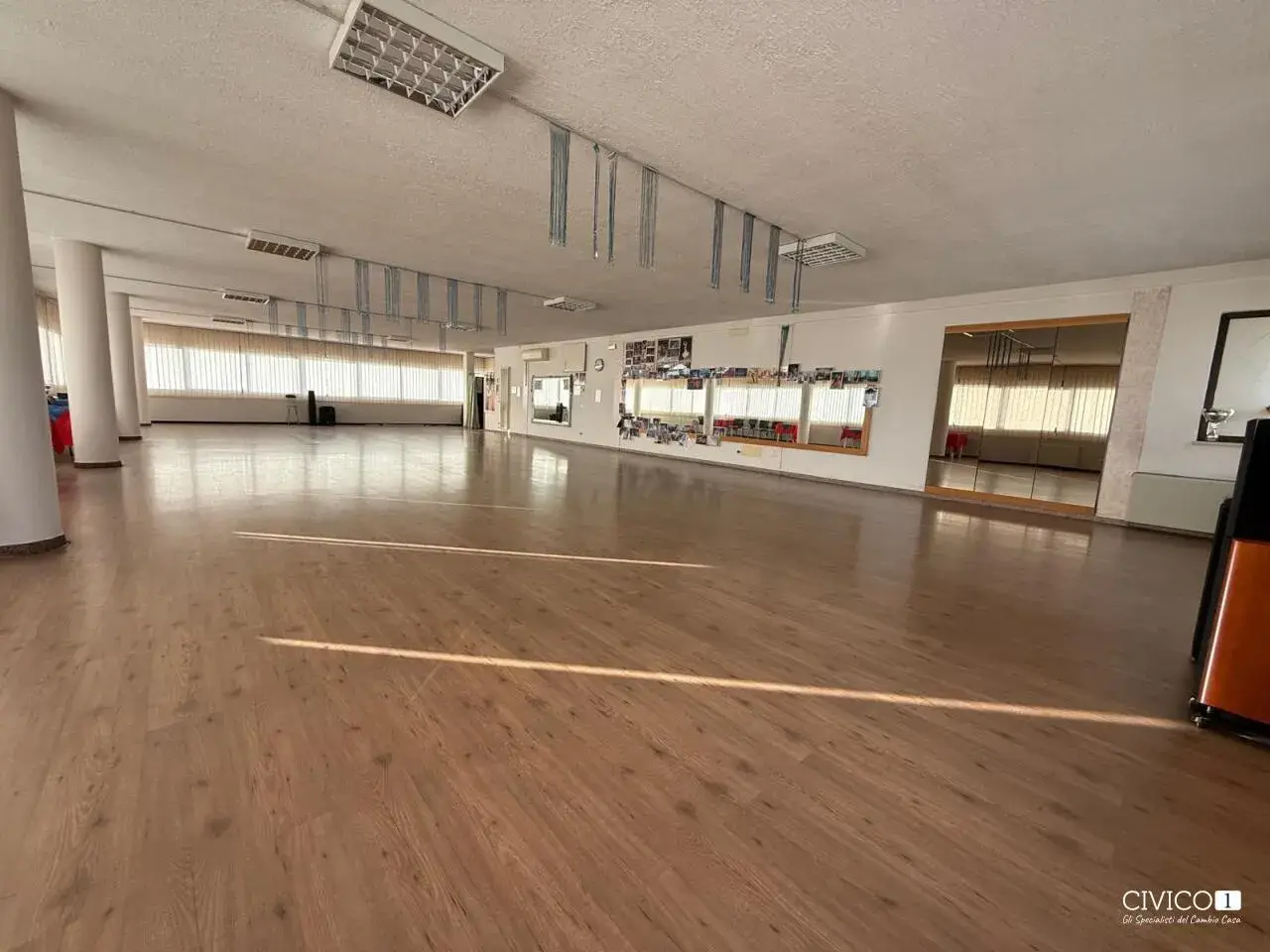 Palazzina commerciale in Via Italia Unita 1, Torri Di Quartesolo, {3} - Foto 2