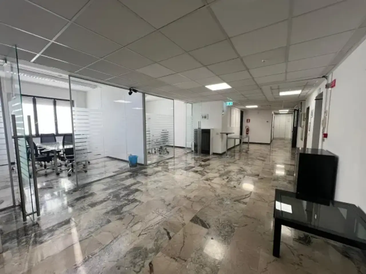 Ufficio in Via Giovanni Battista Sammartini 33, Milano, {3} - Foto 2