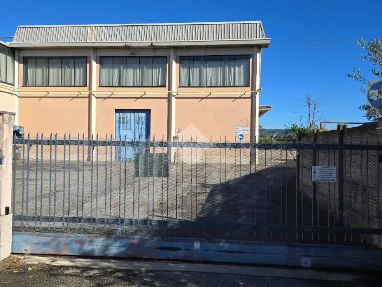 Capannone in Via Gardesane 1, Verona, {3} - Foto 2
