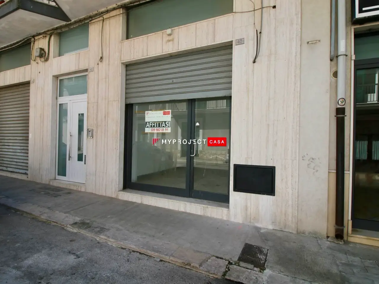 Negozio in Via Cisternino, Locorotondo, {3} - Foto 1