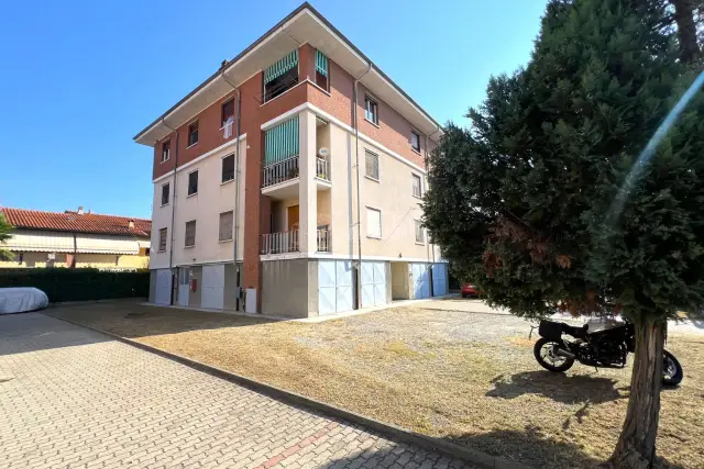 4-room flat in Via Martiri d'Italia, Caluso - Photo 1