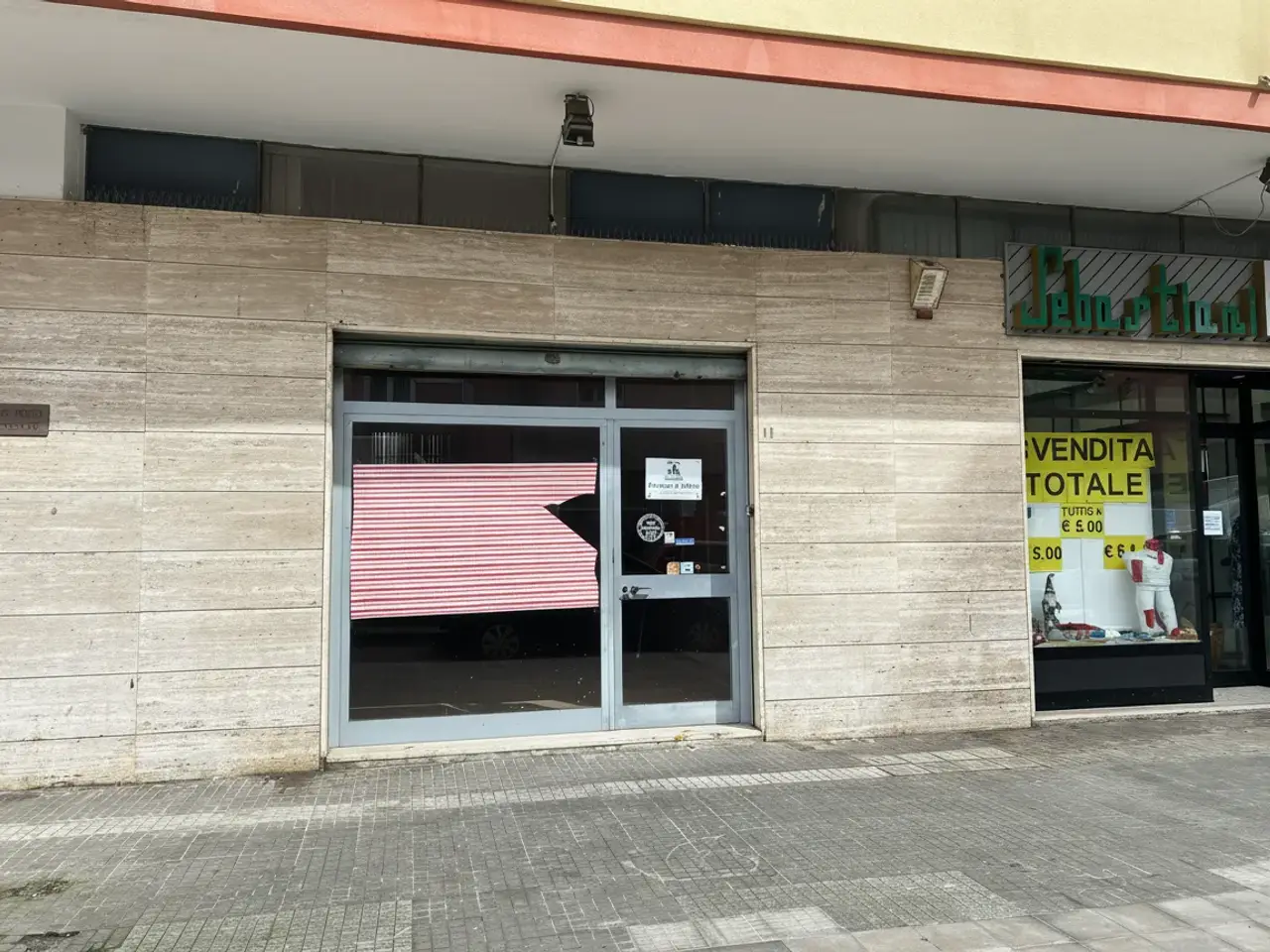 Locale commerciale in a B. Croce 11, Lecce, {3} - Foto 2