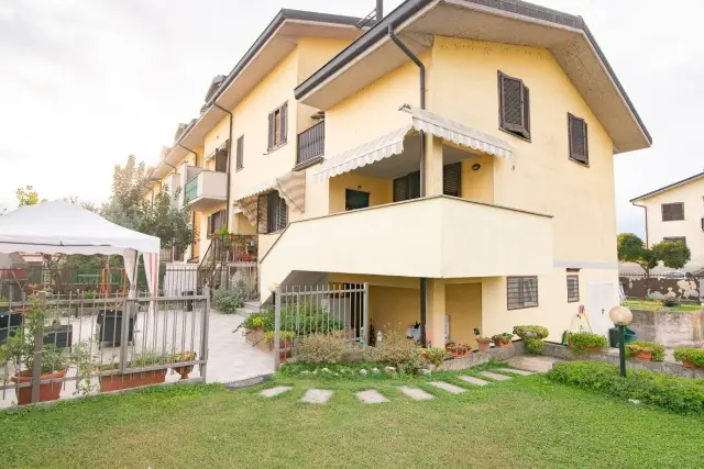 Villa a schiera in Via Paolo Borsellino 8, Caselle Lurani - Foto 1