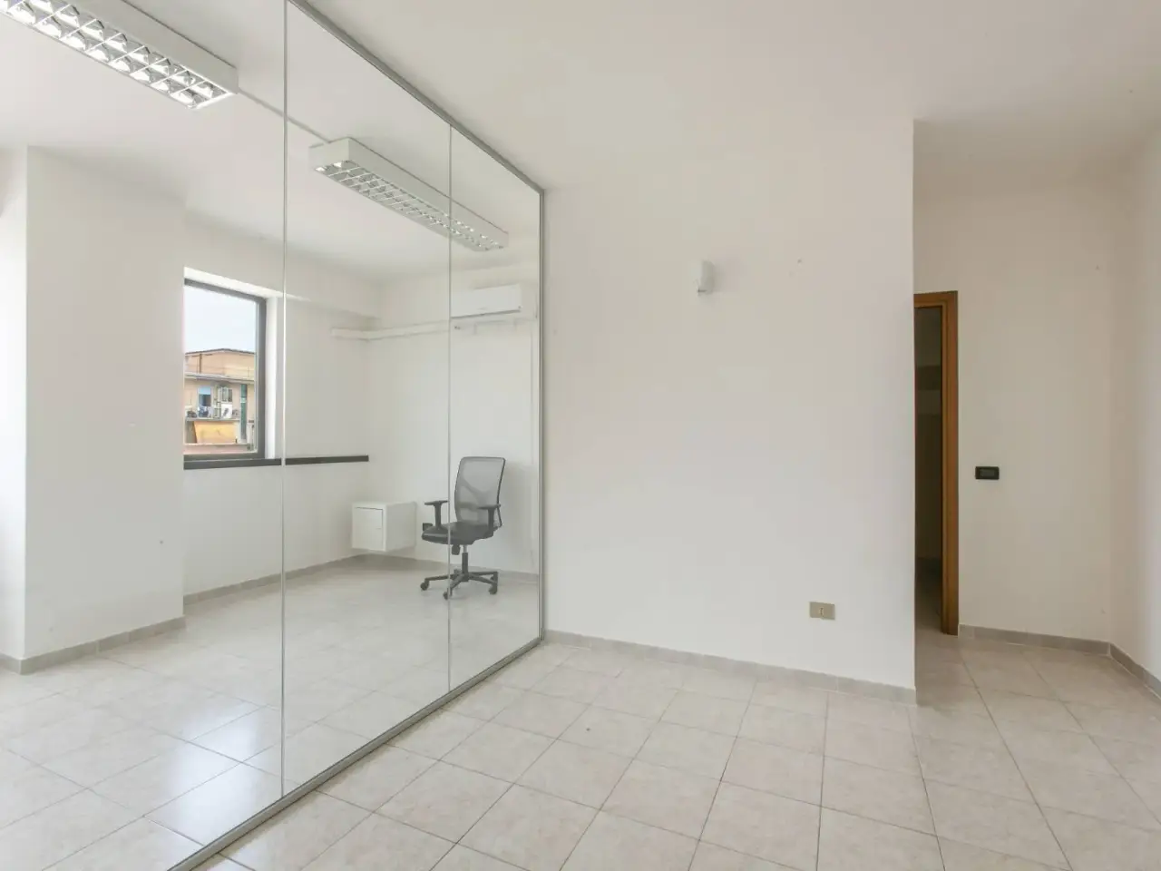 Ufficio in Via Castelli Romani 41, Pomezia, {3} - Foto 2