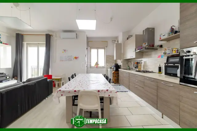 3-room flat in Via Alcide De Gasperi 3, Cavenago di Brianza - Photo 1