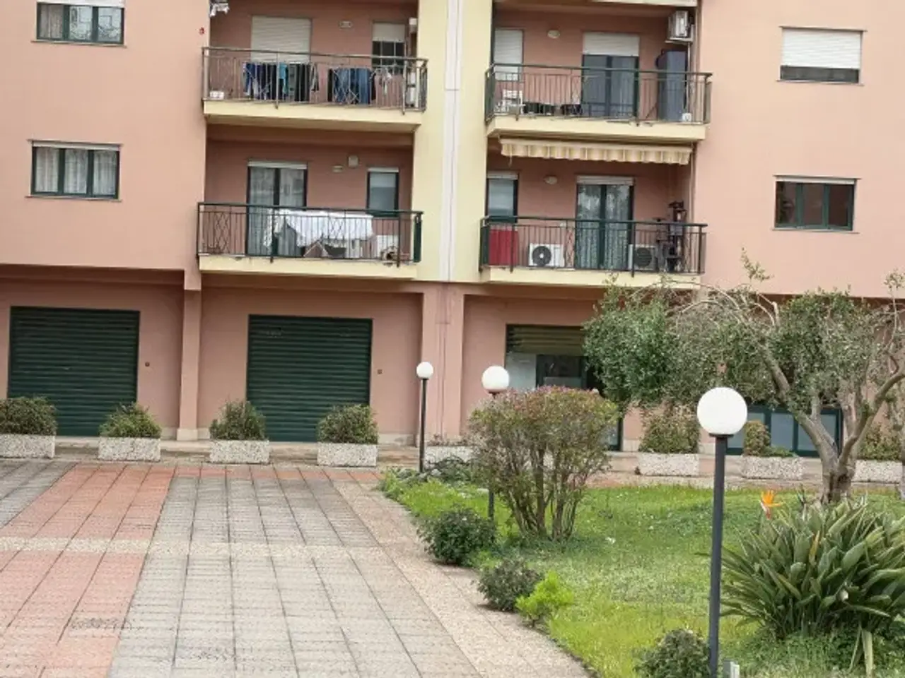 Negozio in Via Fratelli Cervi 11, Carlentini, {3} - Foto 1