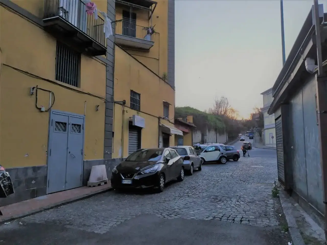 Esercizio commerciale in Via Vecchia di Agnano, Napoli, {3} - Foto 2