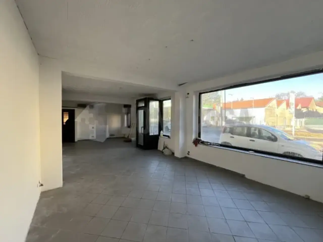Negozio in Via Mauro Venegoni, Cassano Magnago, {3} - Foto 1