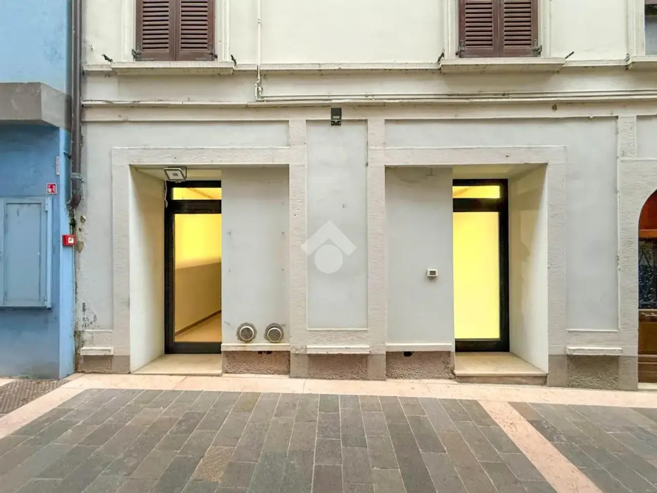 Negozio in Corso della Repubblica 9, Gardone Riviera, {3} - Foto 1