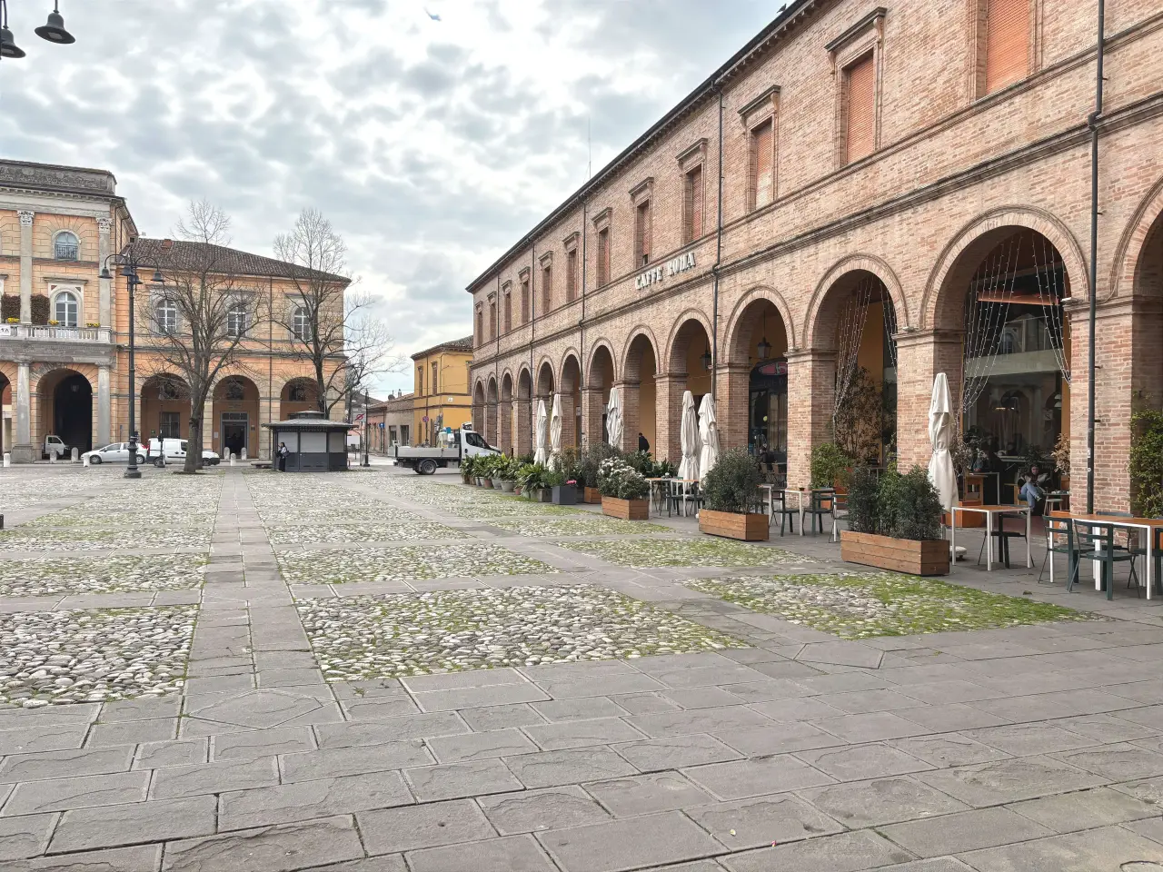 Negozio in Via Rino Molari 17, Santarcangelo Di Romagna, {3} - Foto 2