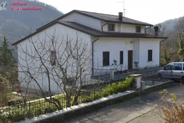 Mansion in Via l. Einaudi 1, Talla - Photo 1