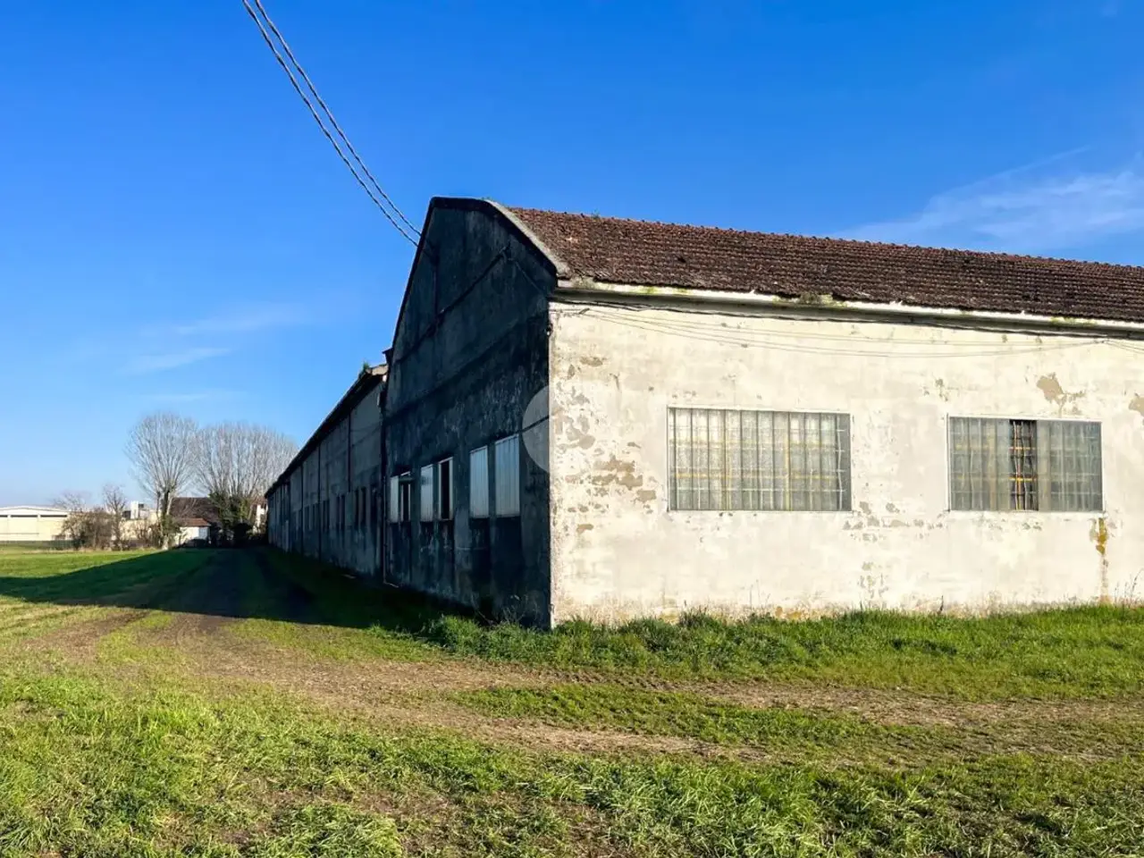 Capannone in Strada Statale Goitese 39, Marmirolo, {3} - Foto 1