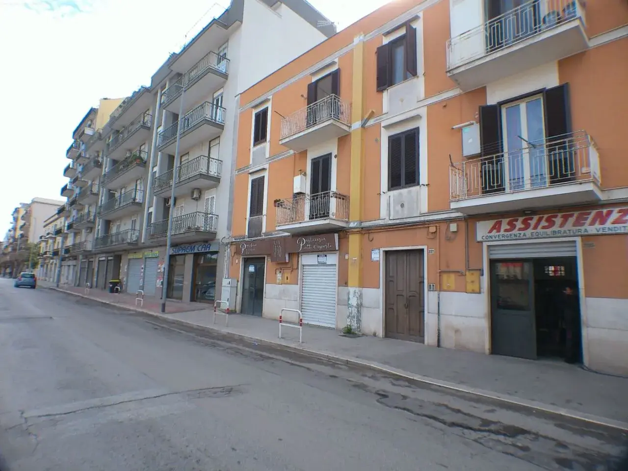 Palazzina commerciale in , Trani, {3} - Foto 2