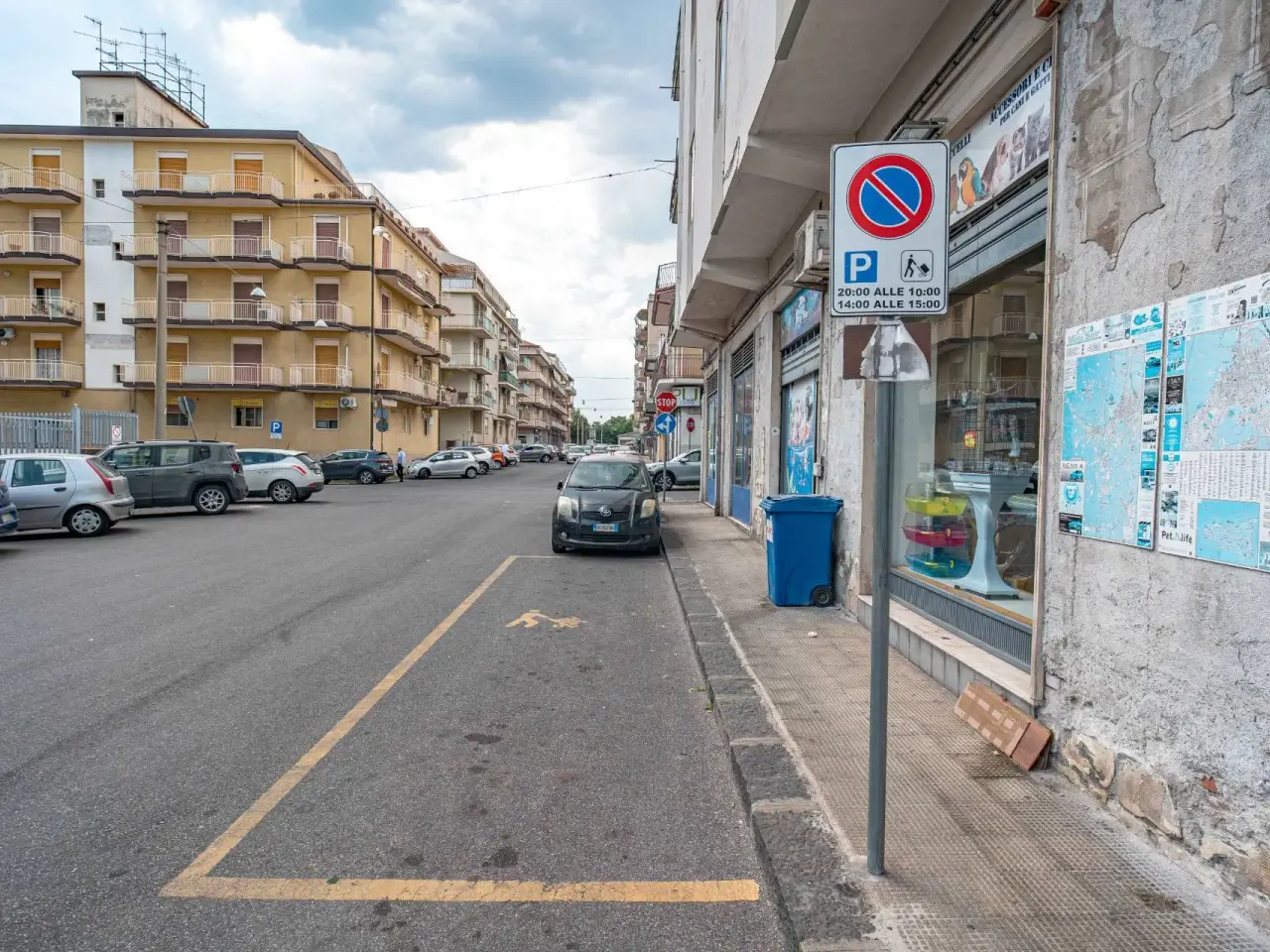 Esercizio commerciale in Via Fratelli Cairoli 1-7, Giarre, {3} - Foto 2