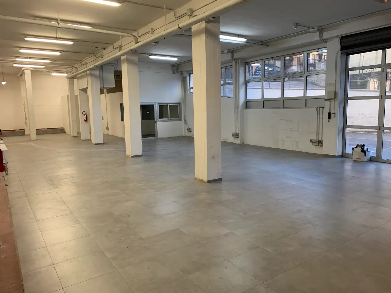 Magazzino in Via Caduti di Cefalonia, Firenze, {3} - Foto 2