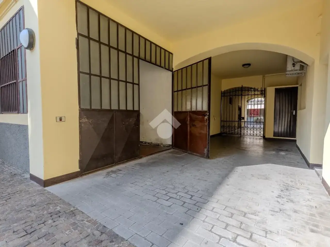 Negozio in Via Borgo Santa Caterina 51, Bergamo, {3} - Foto 2