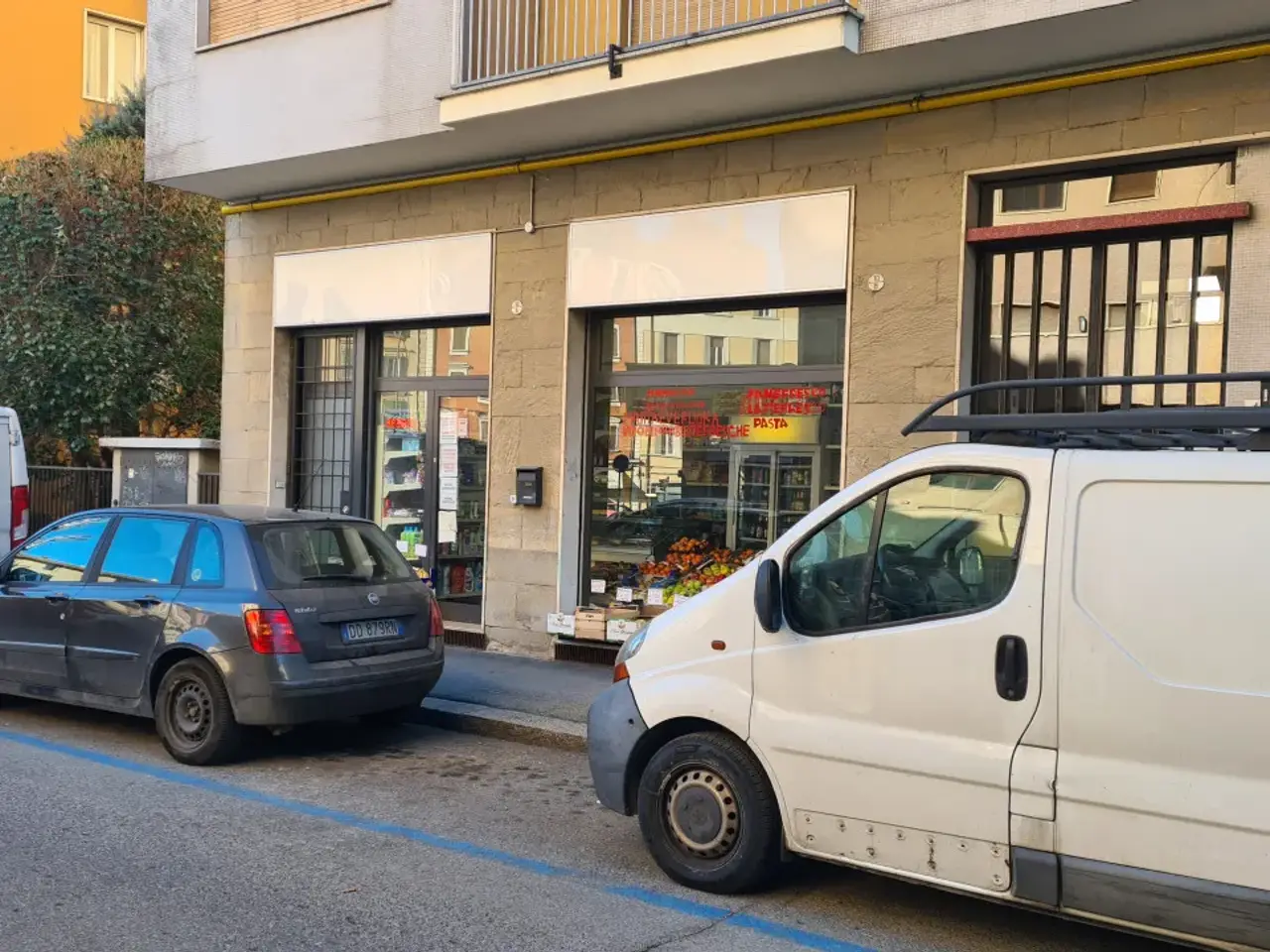 Negozio in Via Valdossola, Bologna, {3} - Foto 1