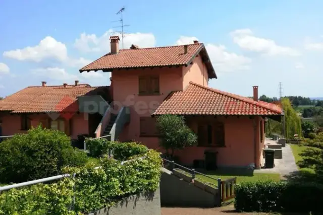 Terraced house in Via Vittorio Emanuele, Nebbiuno - Photo 1