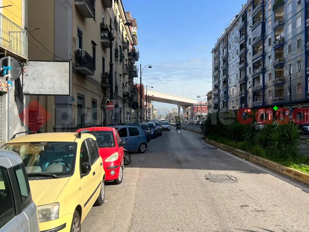 Negozio in Via Nuova Poggioreale 44, Napoli, {3} - Foto 1