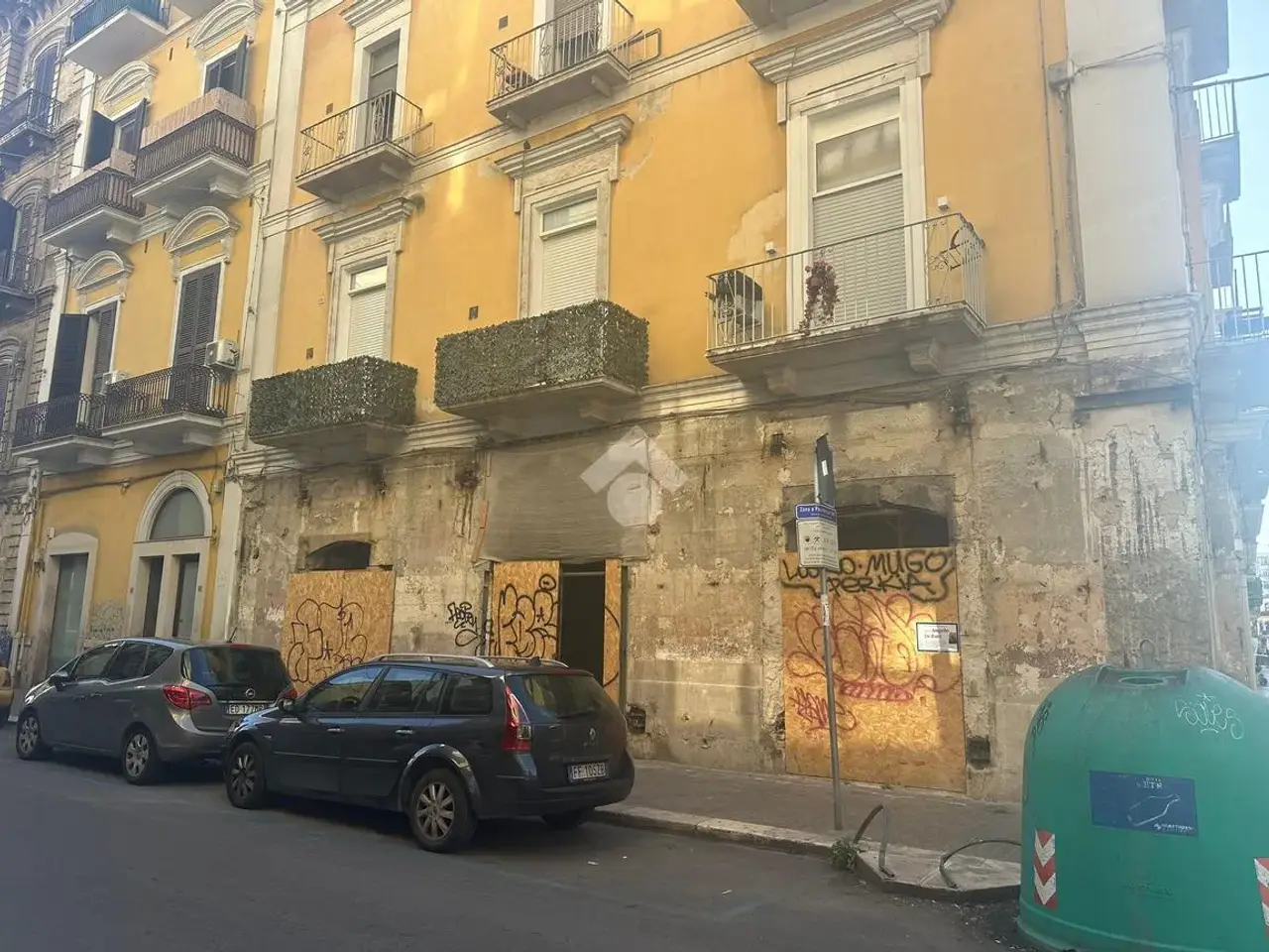 Negozio in Via Alessandro Manzoni 35, Bari, {3} - Foto 1