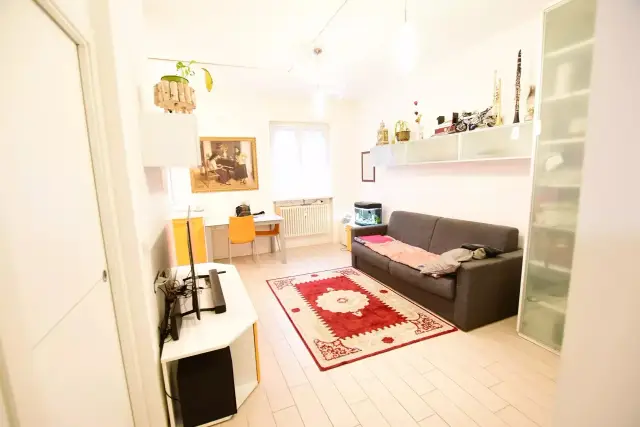 2-room flat in Via Cesare Battisti, Bolzano - Photo 1