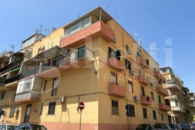 Dreizimmerwohnung in Via Vittorio Veneto 25, Messina - Foto 1