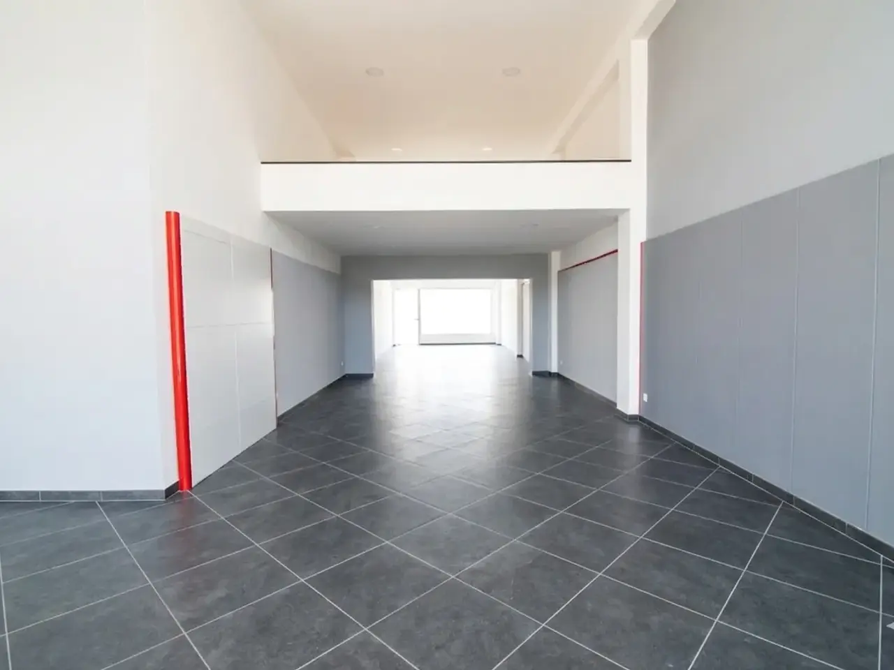 Palazzina commerciale in Via Po 14, Cagliari, {3} - Foto 1
