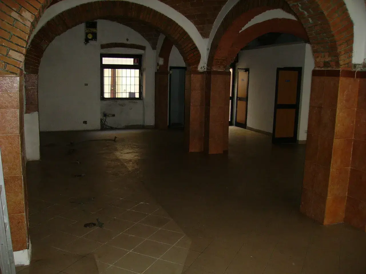 Esercizio commerciale in Via Palestro, Livorno, {3} - Foto 2