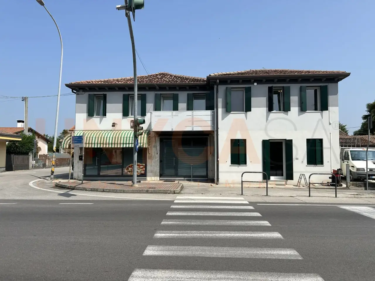 Esercizio commerciale in Via Andrea Mantegna, Tombolo, {3} - Foto 1