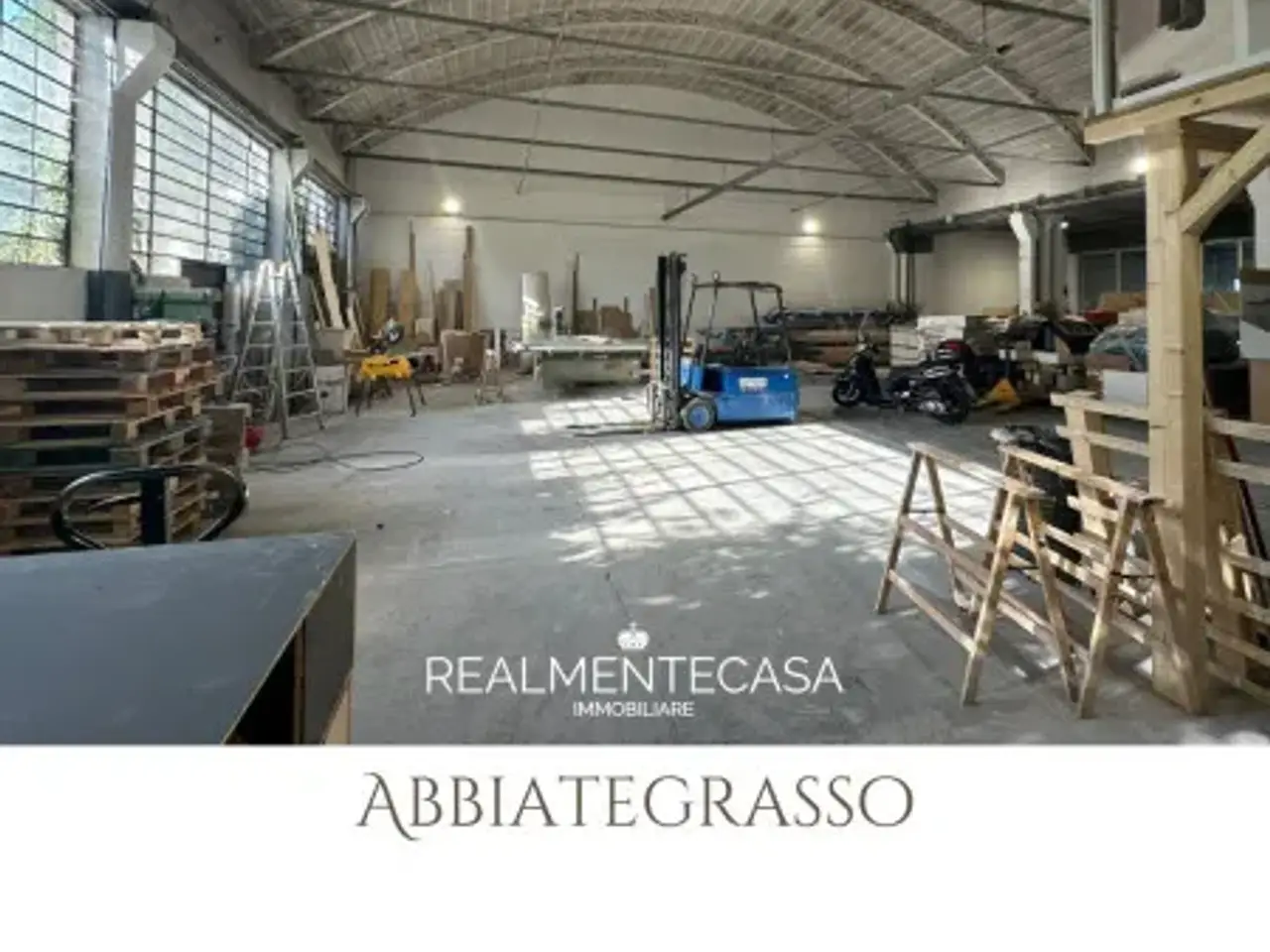Capannone in Via Carlo Maria Maggi, Abbiategrasso, {3} - Foto 1