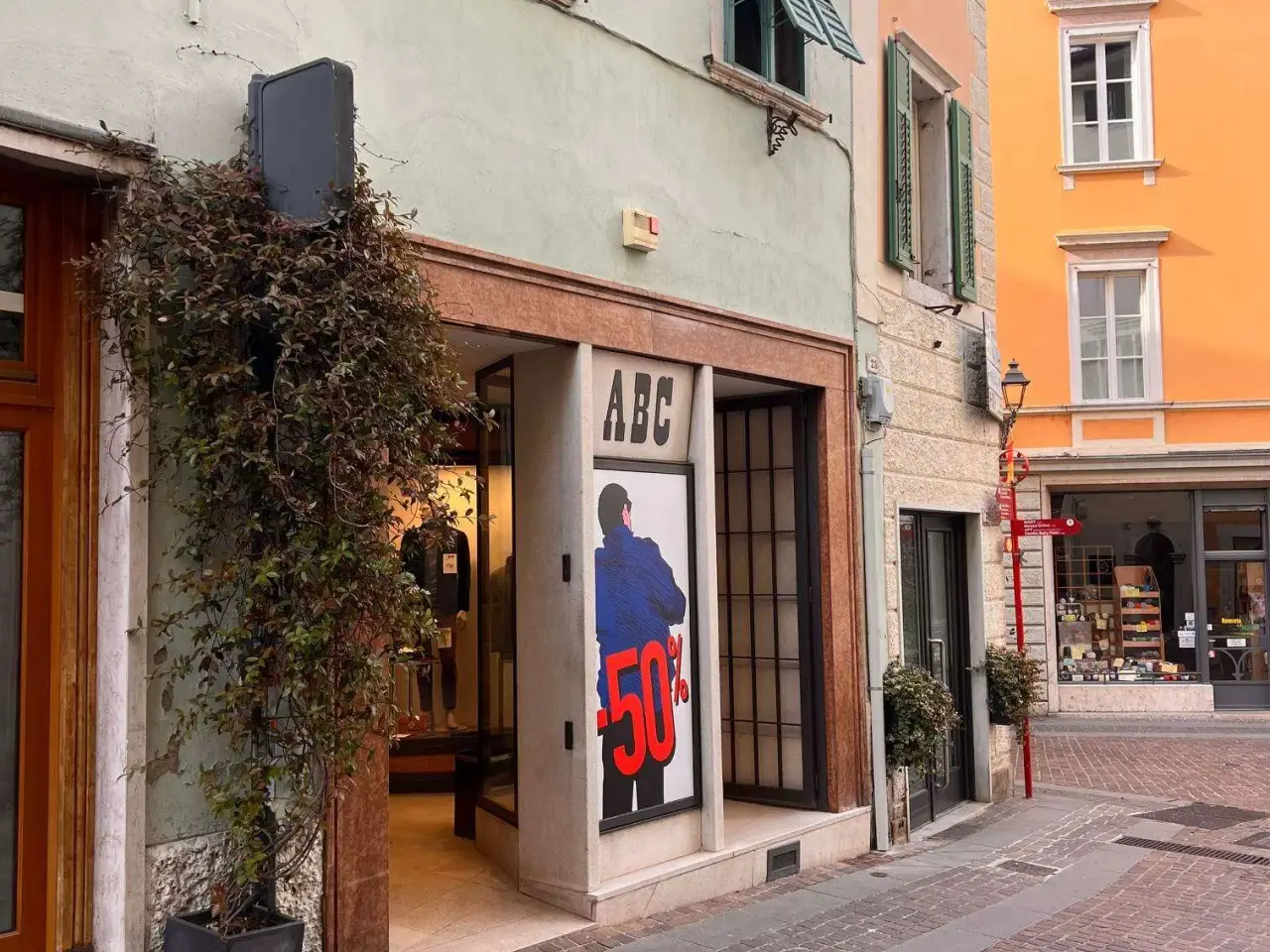 Negozio in , Rovereto, {3} - Foto 1