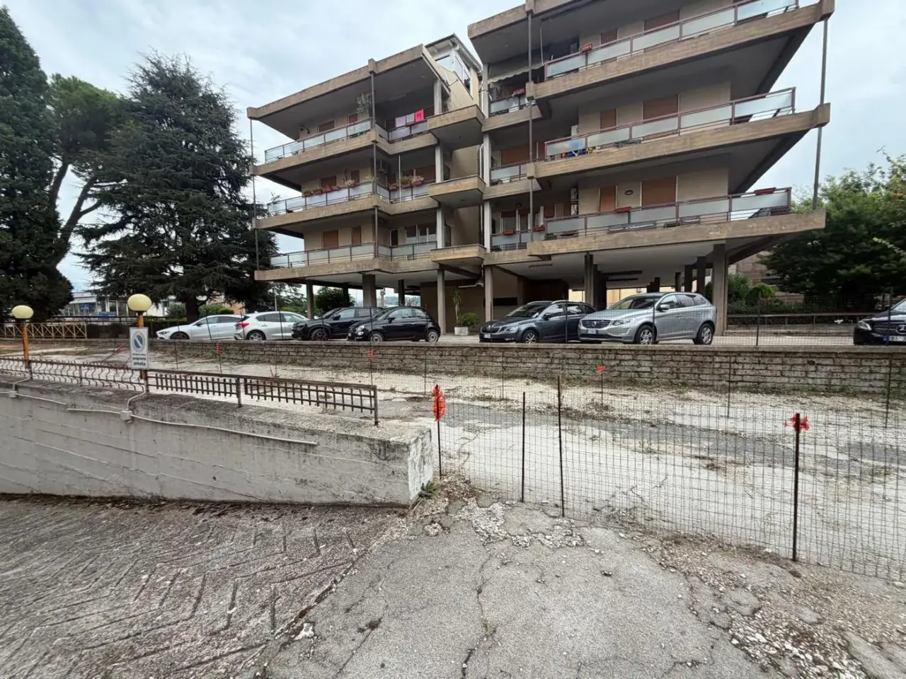 Magazzino in Locale Commerciale/Magazzino in Zona Ospedale, Terni, {3} - Foto 2