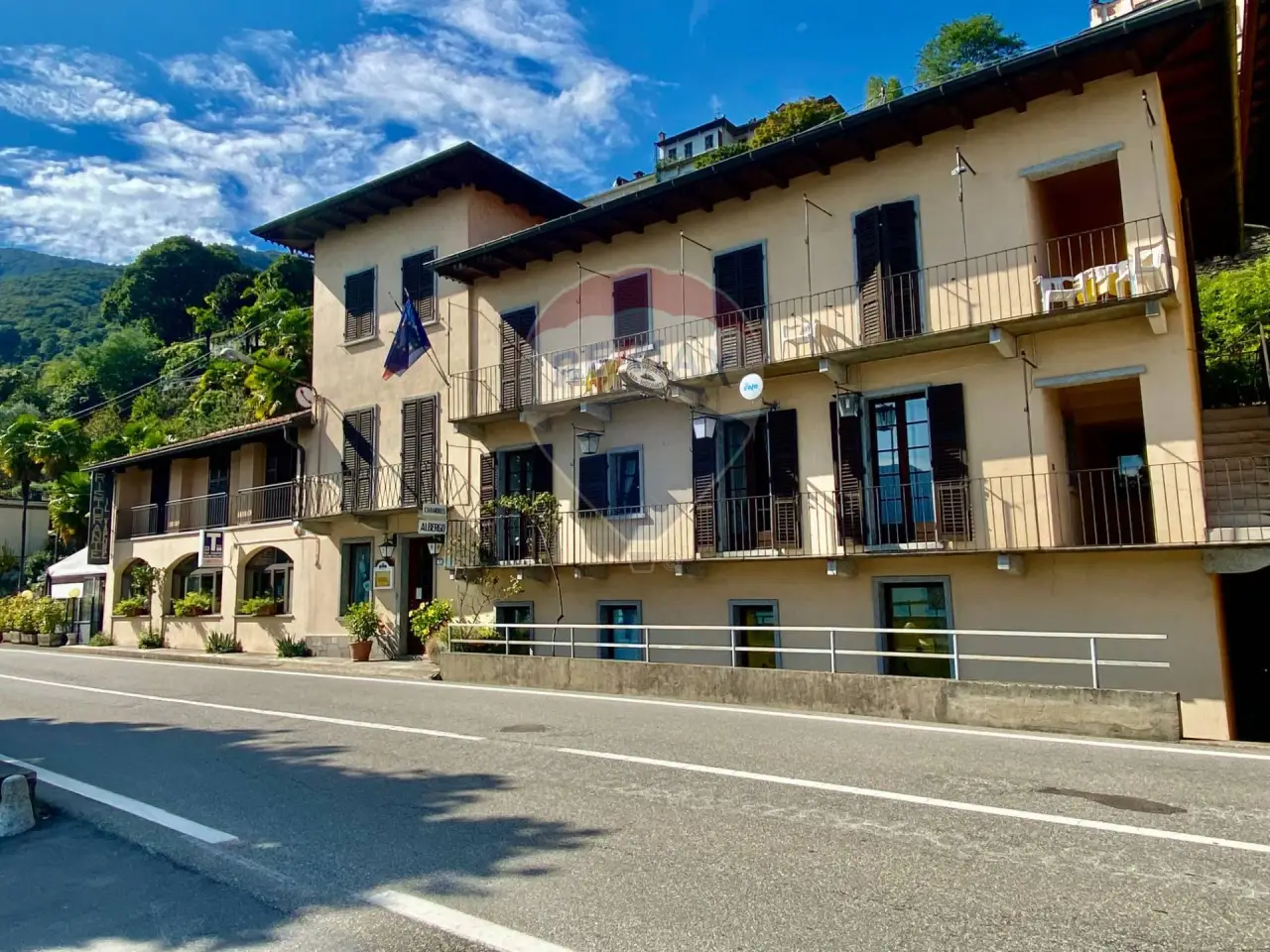 Esercizio commerciale in , Oggebbio, {3} - Foto 2