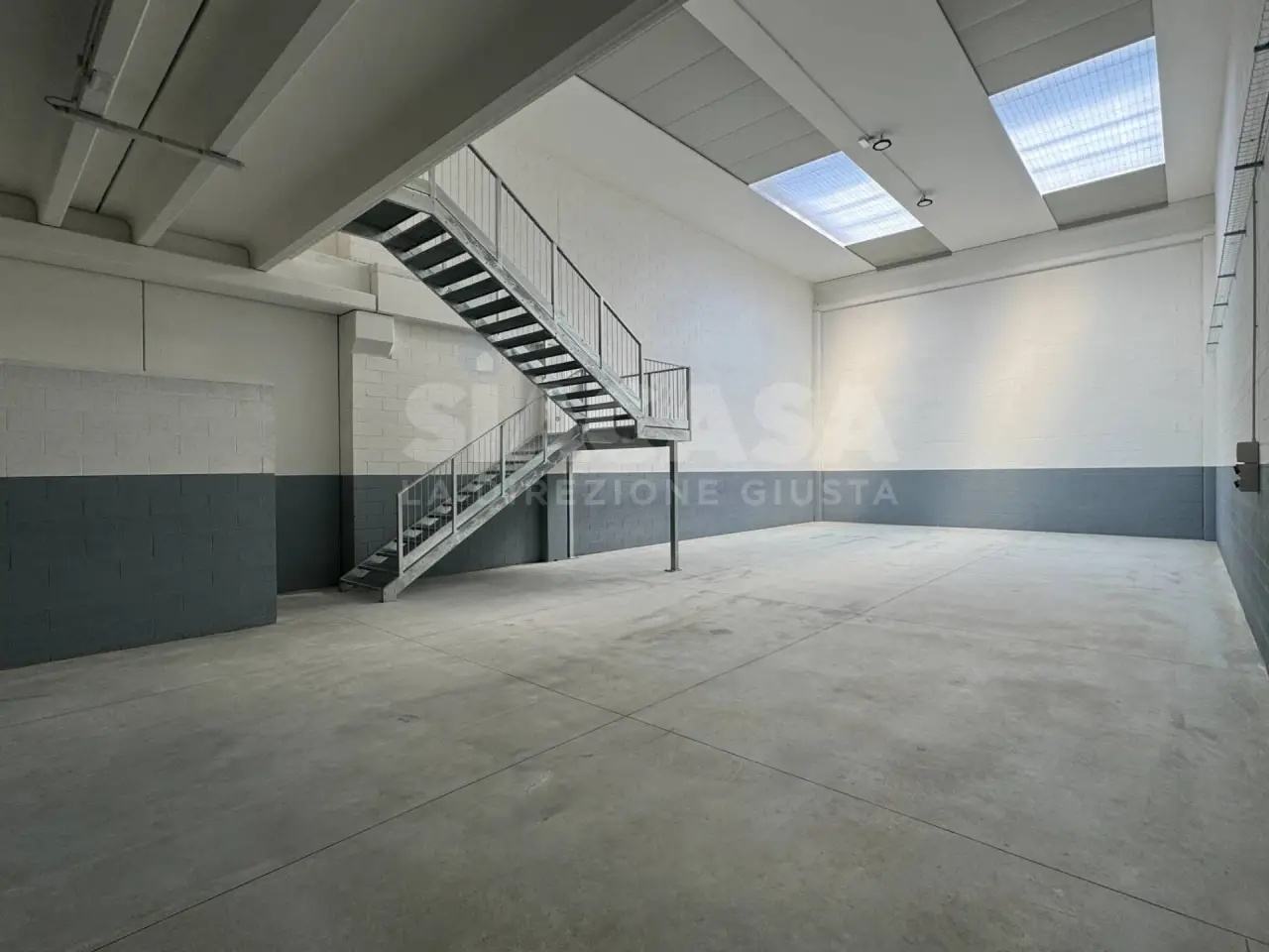 Capannone in , Bernareggio, {3} - Foto 1