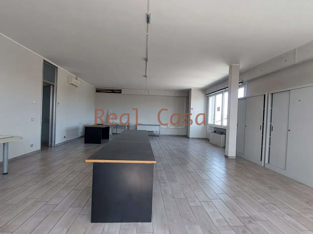 Palazzina commerciale in Via Salgari, Modena, {3} - Foto 1