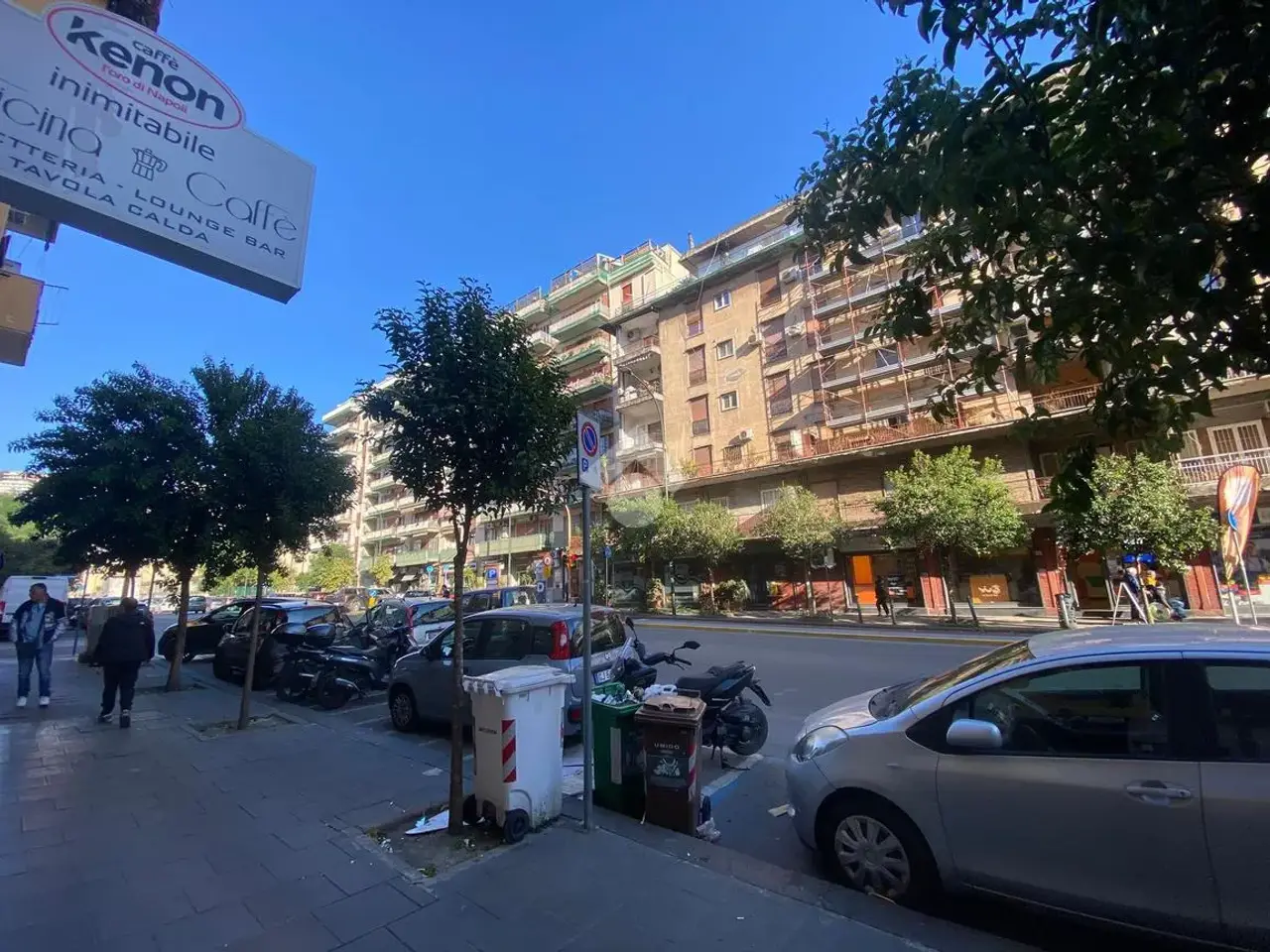 Negozio in Via Giulio Cesare 32, Napoli, {3} - Foto 1