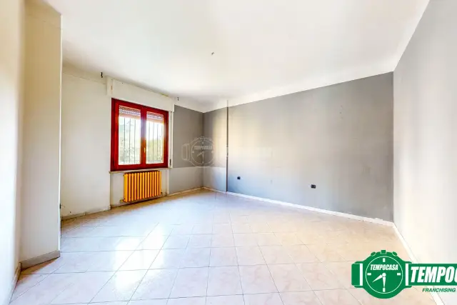 4-room flat, Valenza - Photo 1