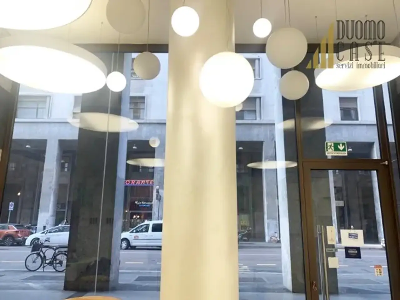 Negozio in Via Maurizio Gonzaga 5, Milano, {3} - Foto 2