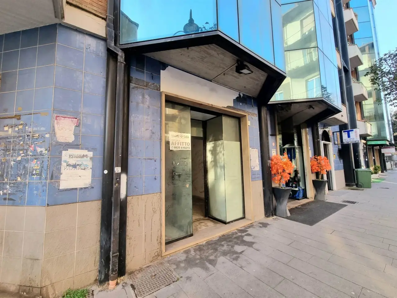 Negozio in Corso Europa, Avellino, {3} - Foto 2