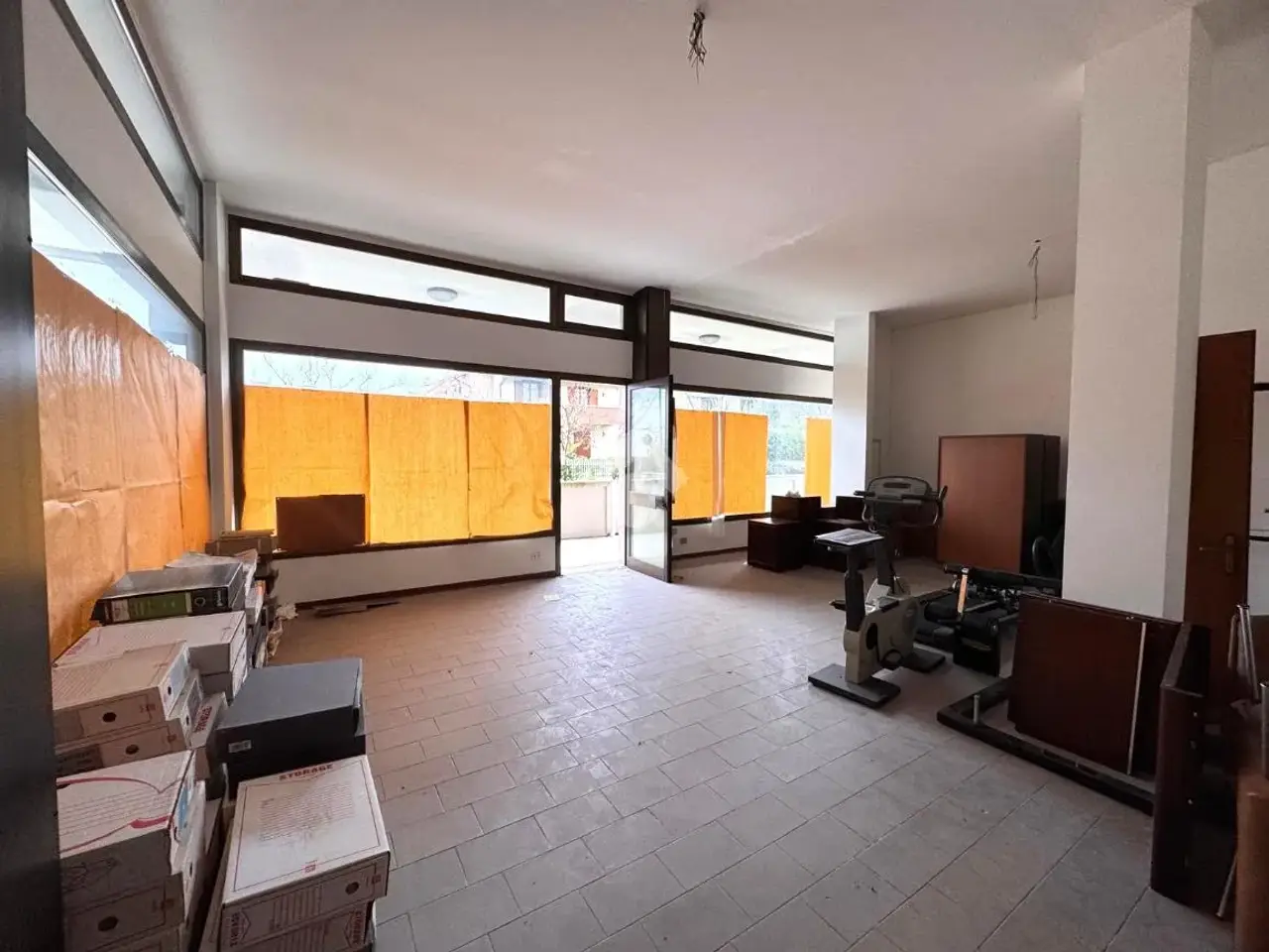 Negozio in Via Aureliana 8, Montegrotto Terme, {3} - Foto 1