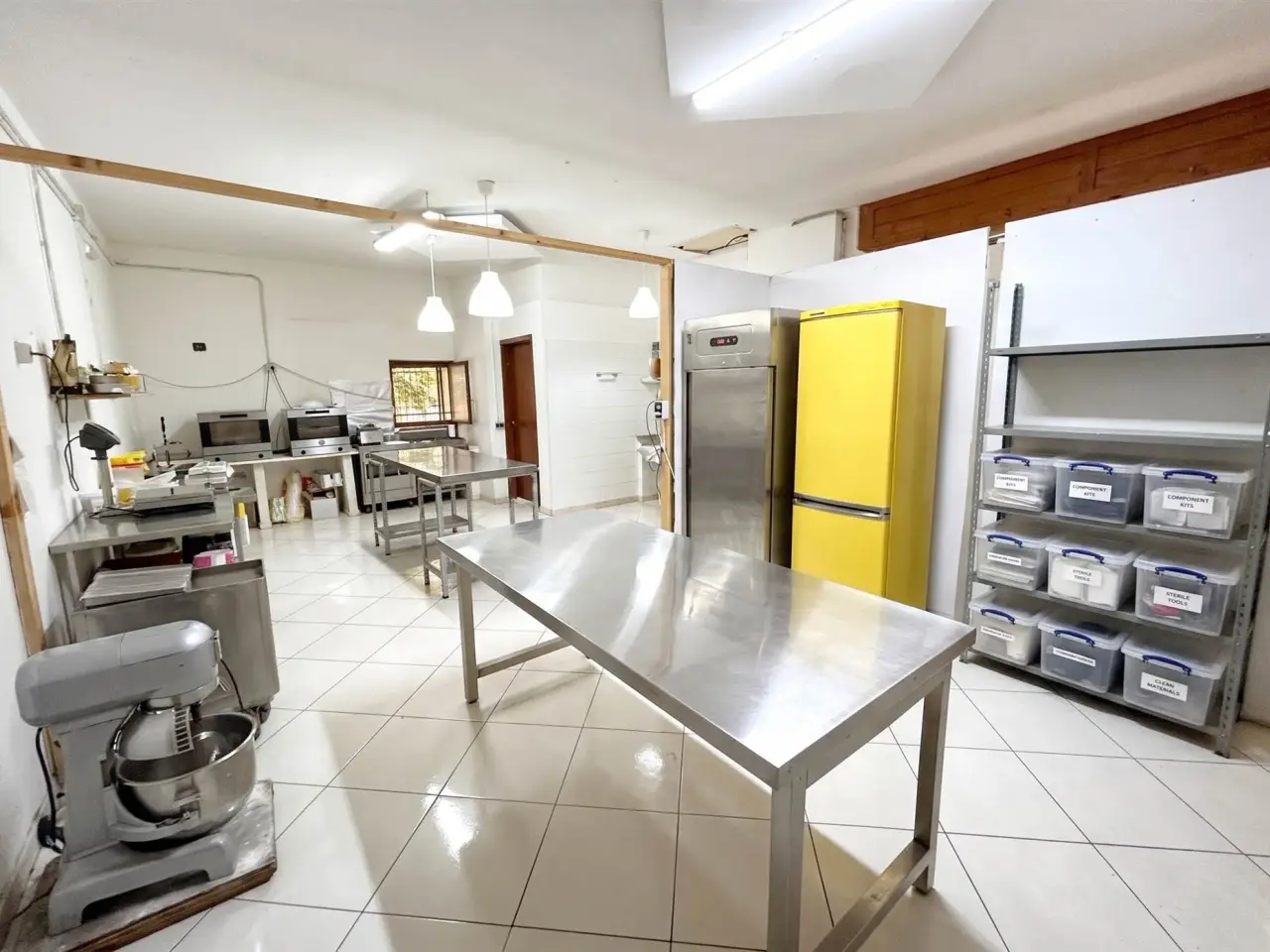 Pasticceria in Viale Regina Margherita, Mondragone, {3} - Foto 1