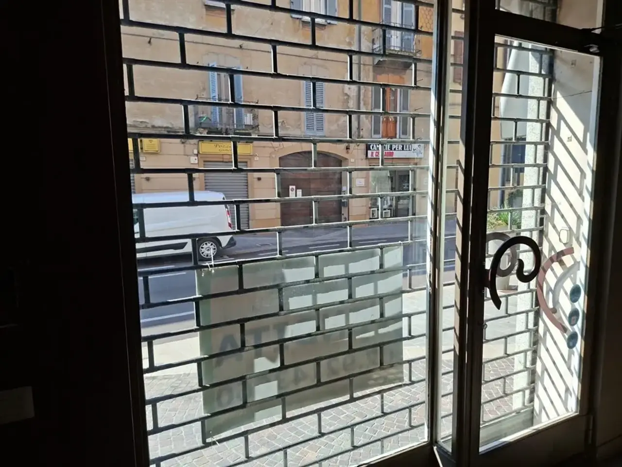 Negozio in Via Veneto 24, Cassano D'Adda, {3} - Foto 1
