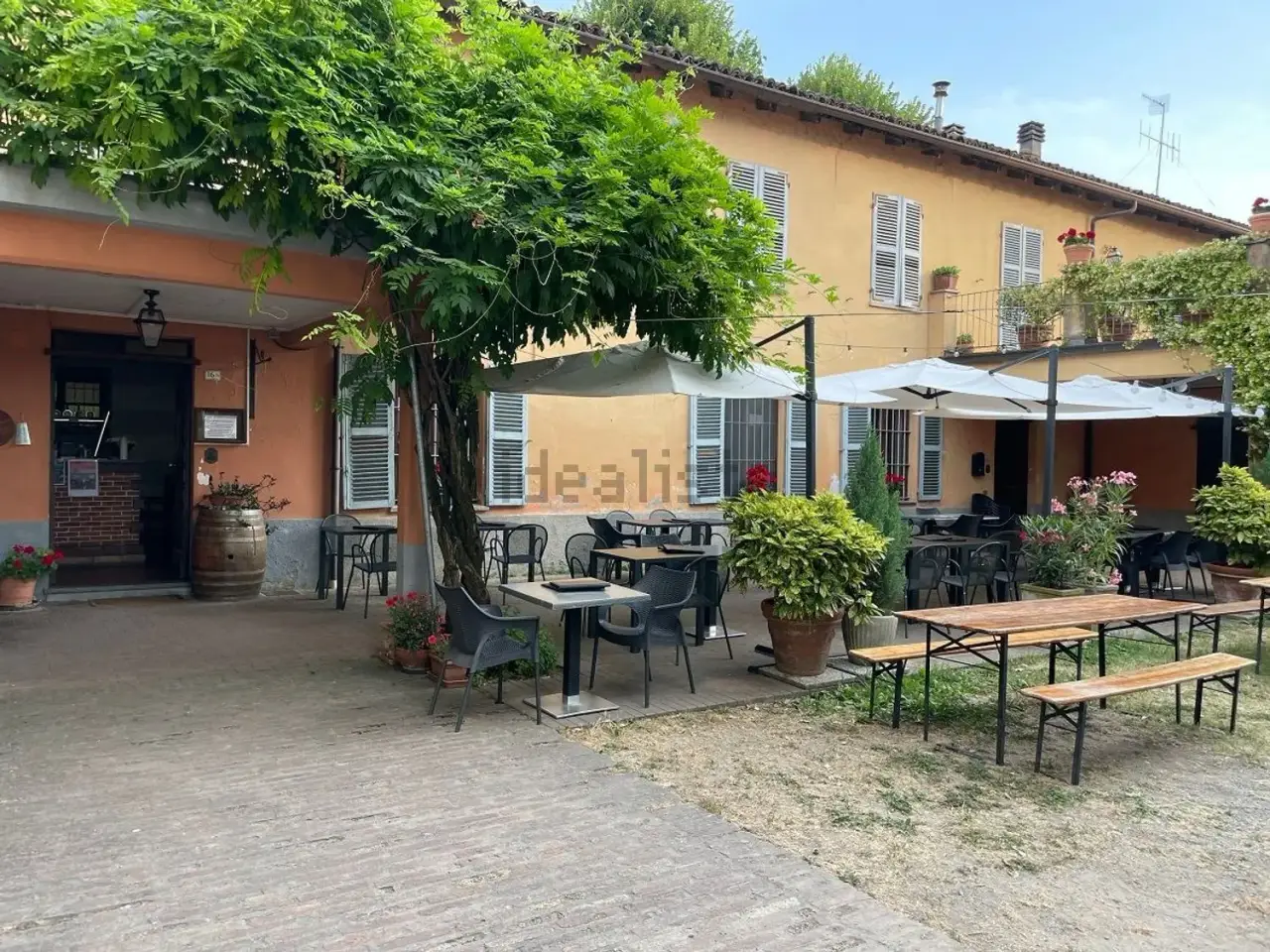 Locale commerciale in , Santo Stefano Belbo, {3} - Foto 1
