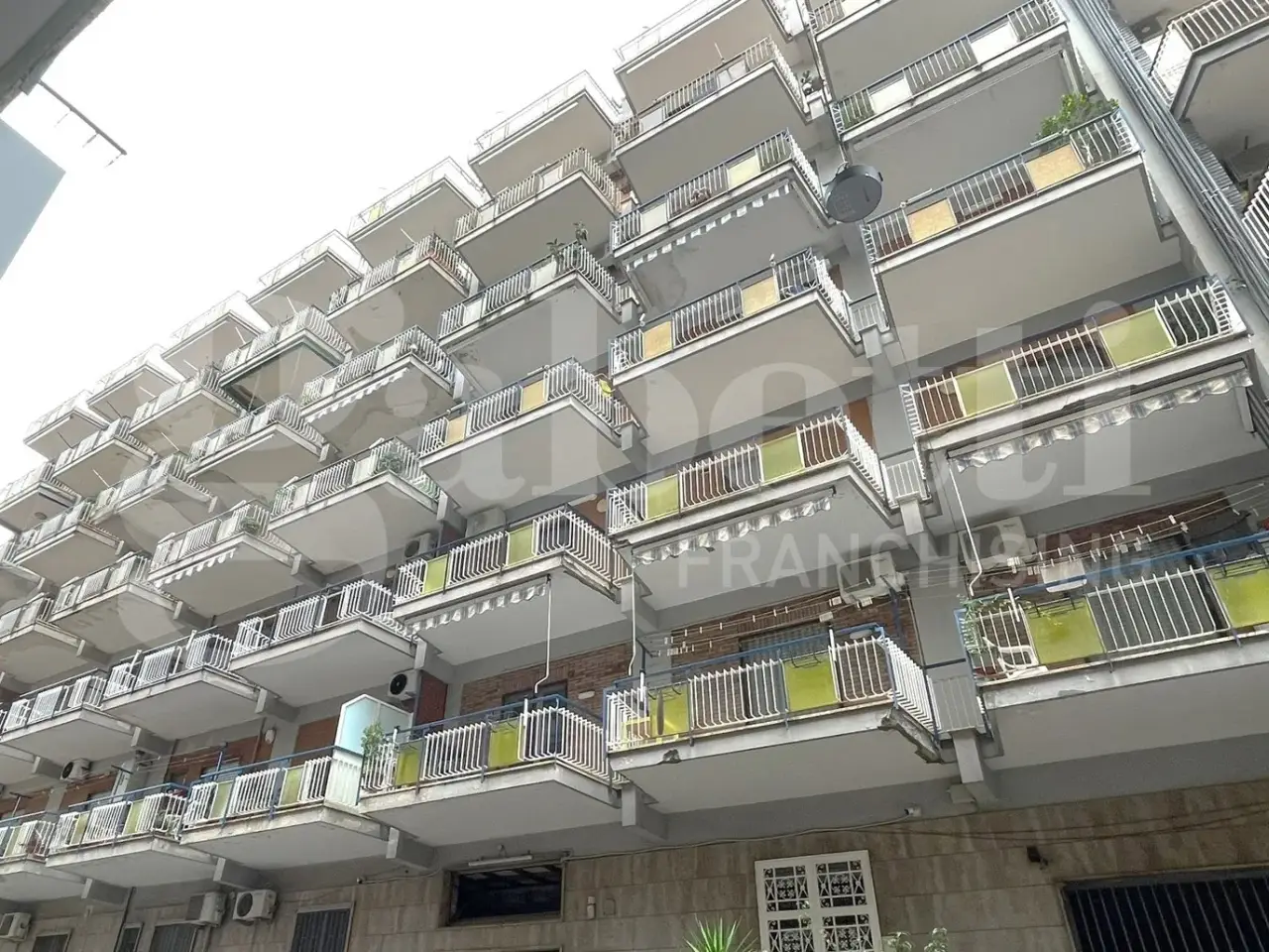 Negozio in Via Saviano 17, Arzano, {3} - Foto 1